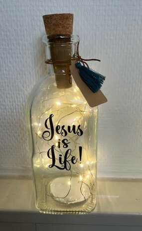 Fles 500ml met kurk en led-lampjes Jesus is life